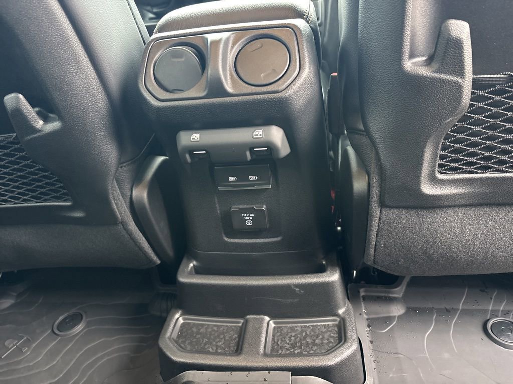 Used 2025 Jeep Wrangler Sahara image 22
