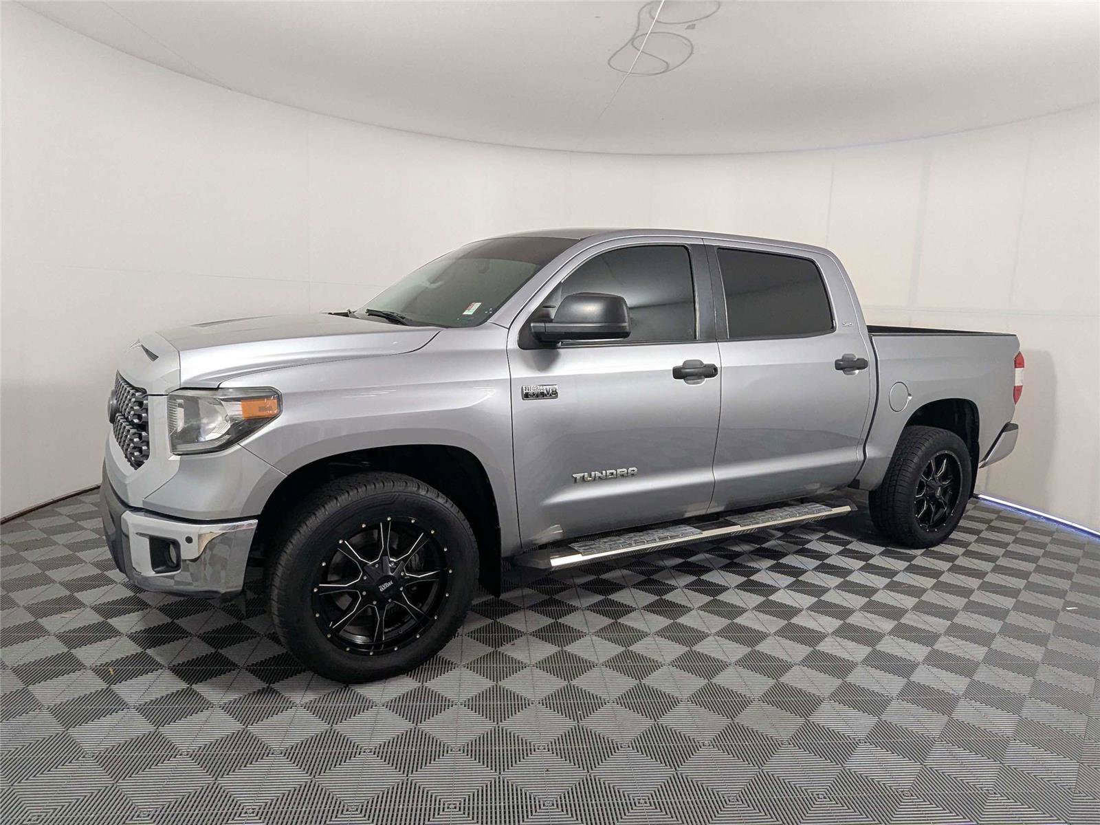 Used 2021 Toyota Tundra SR5 RWD image 2
