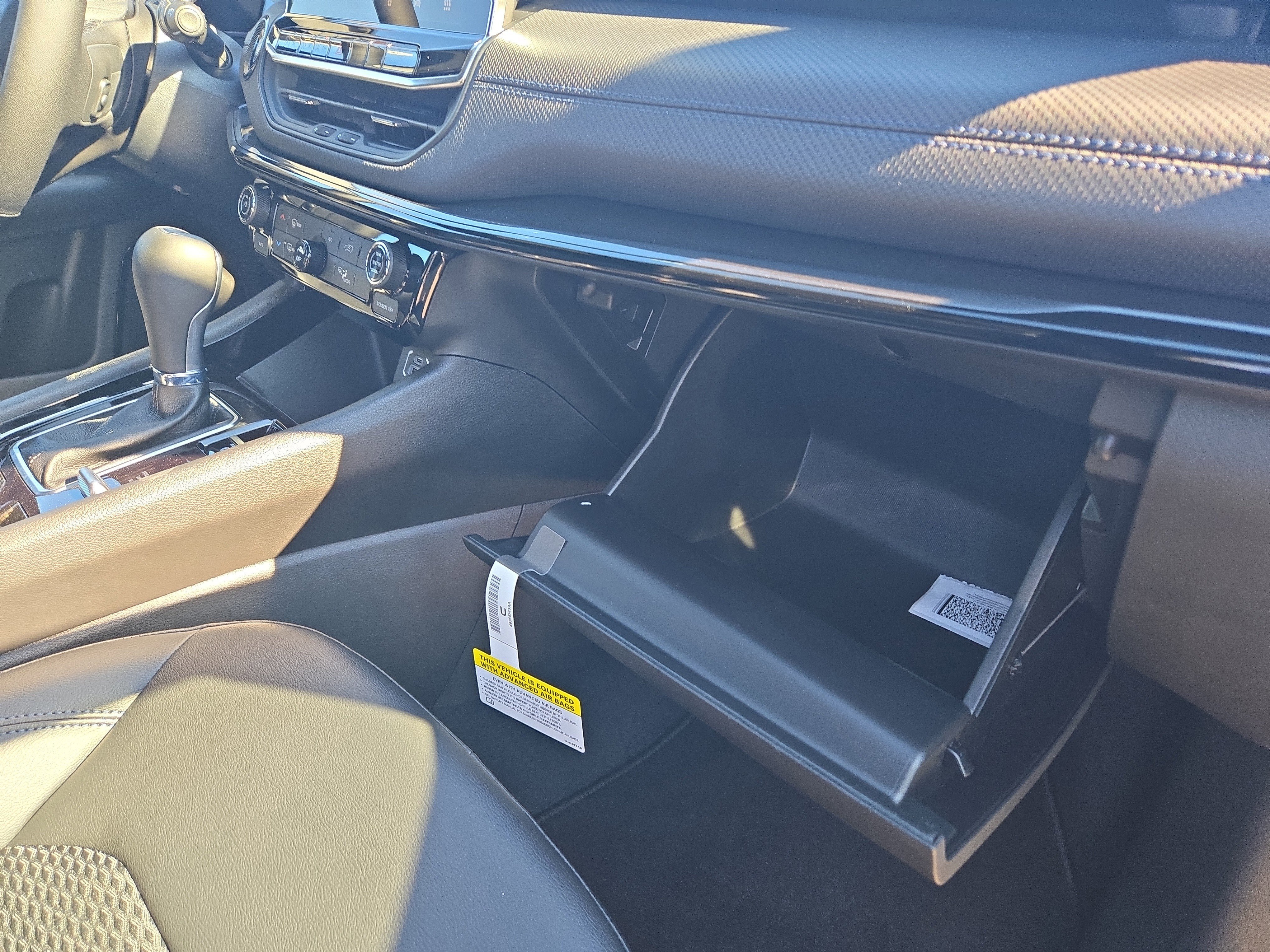 New 2026 Jeep Compass Latitude AWD/4WD image 17