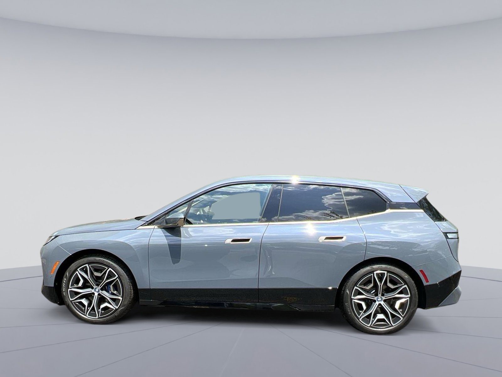 New 2024 BMW iX M60 image 2