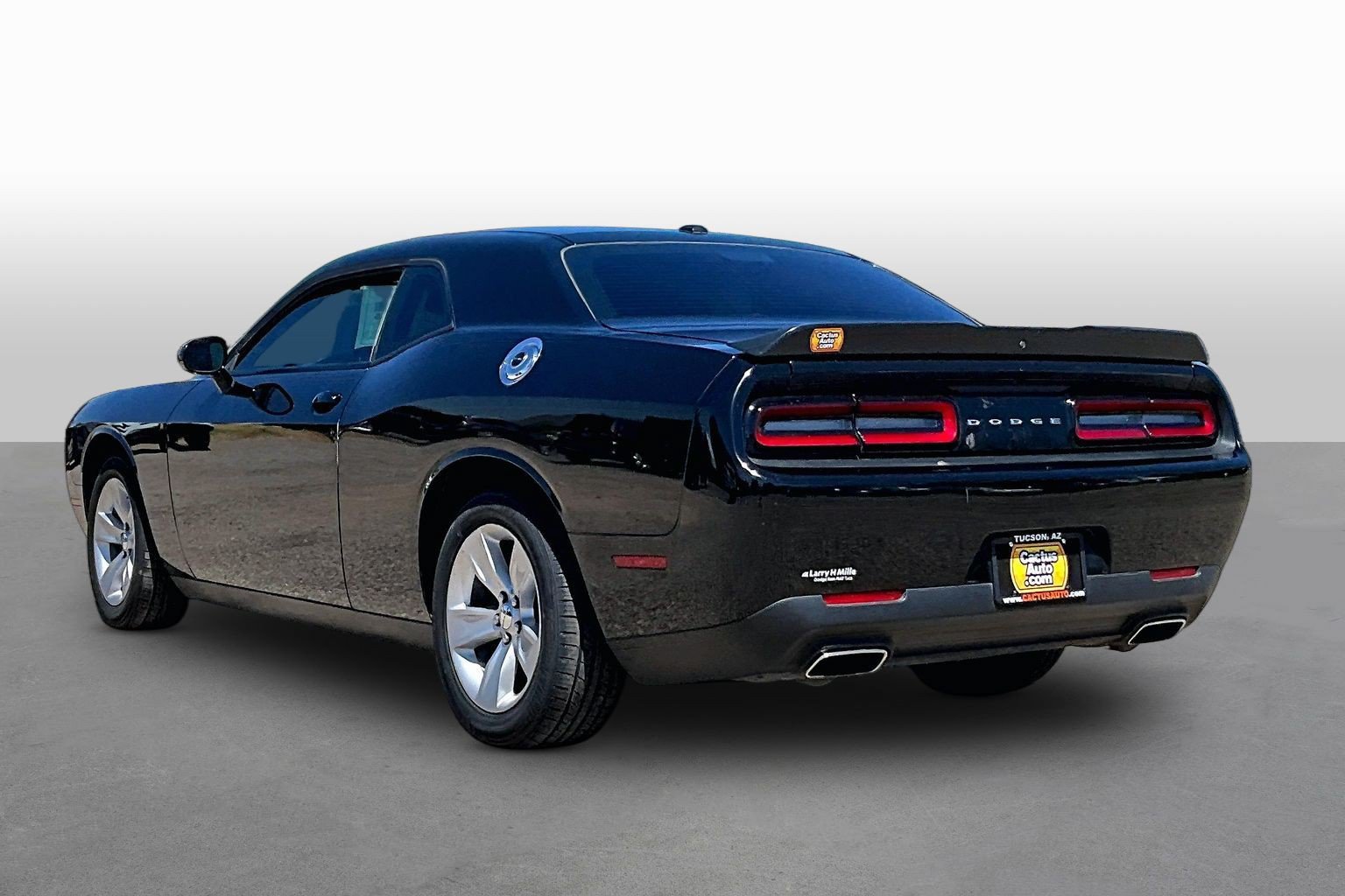 Used 2023 Dodge Challenger SXT RWD image 11