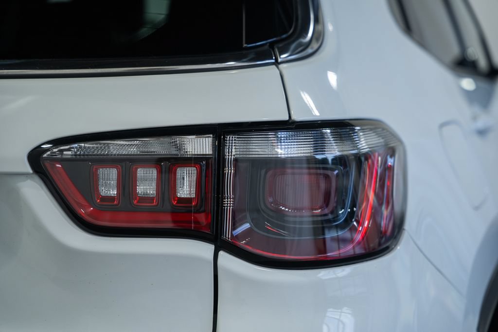 Certified 2022 Jeep Compass Limited AWD/4WD image 6