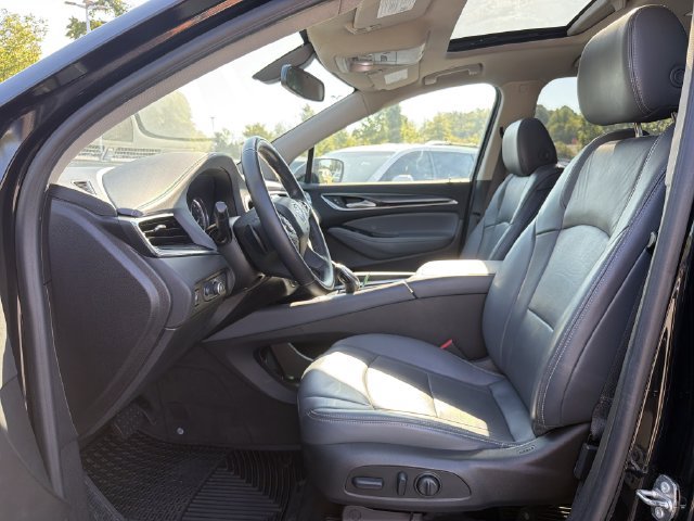Used 2018 Buick Enclave Essence AWD/4WD image 11