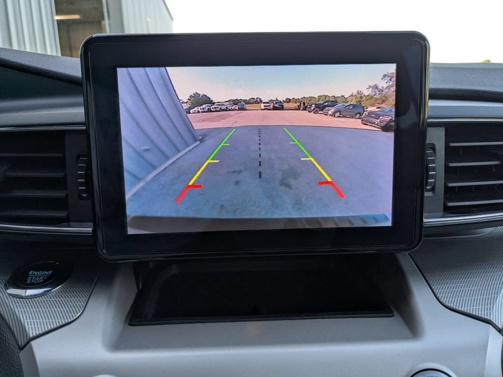 Used 2023 Ford Explorer XLT w/ Equipment Group 202A AWD/4WD image 21