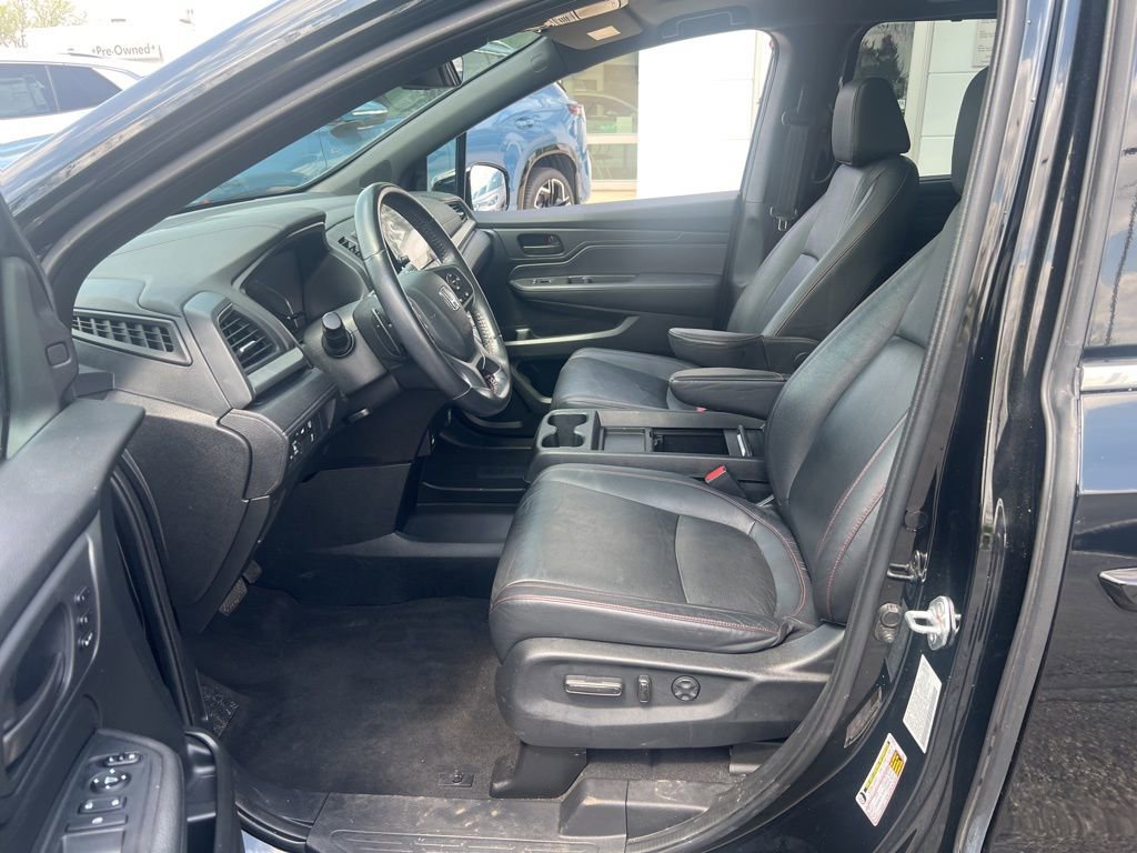 Used 2023 Honda Odyssey Sport image 11