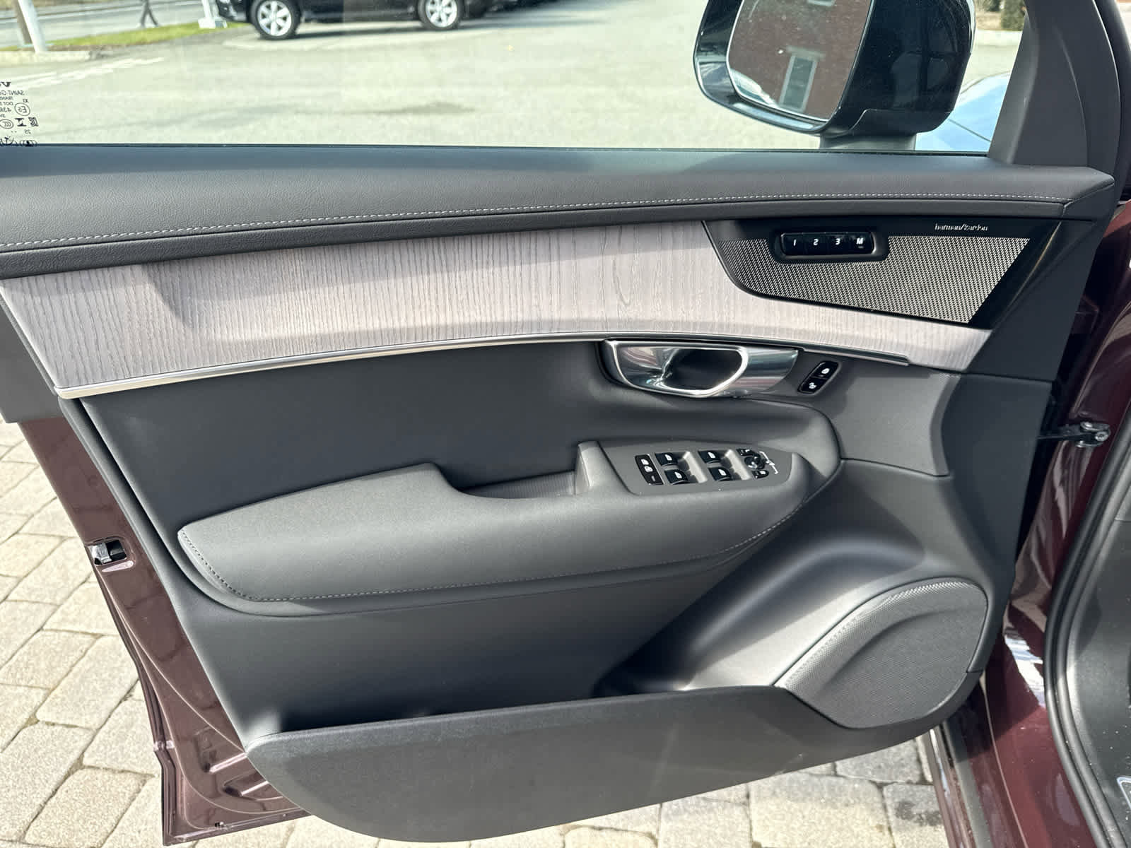 New 2026 Volvo XC90 T8 Ultra w/ Protection Package Premier image 6