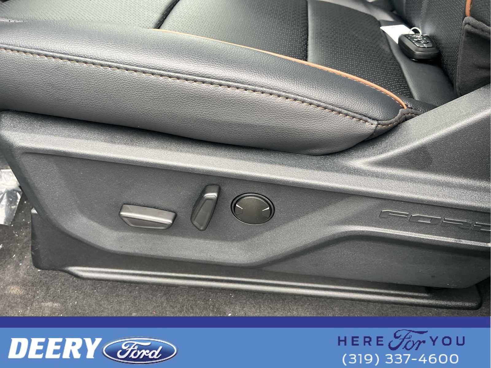 New 2026 Ford F250 Lariat w/ Black Appearance Package image 32