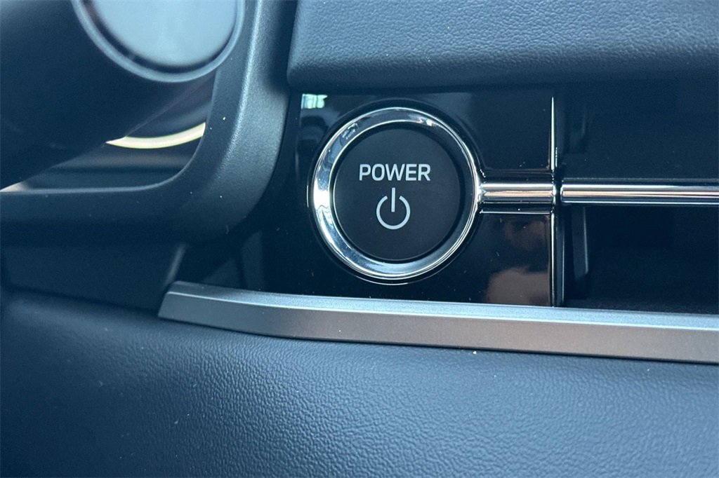 New 2025 Mitsubishi Outlander SE image 22