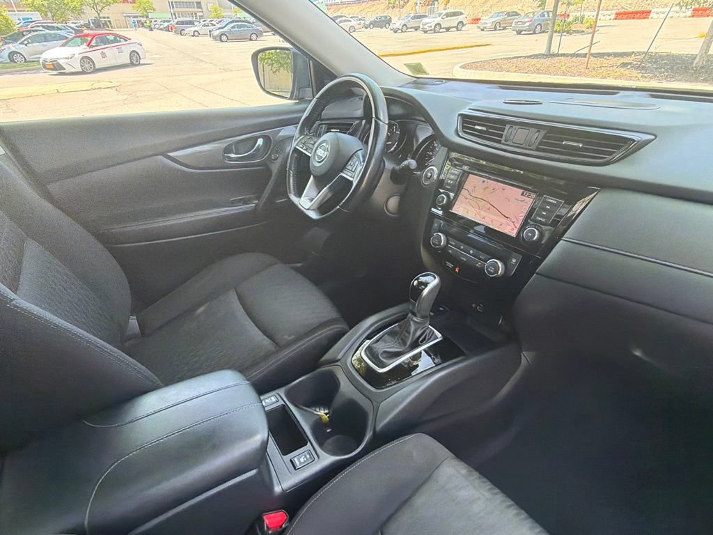 Used 2020 Nissan Rogue SV w/ Sun & Sound Touring Package AWD/4WD image 27