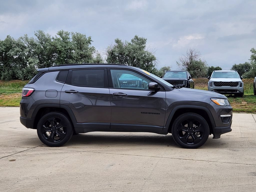 Used 2021 Jeep Compass Latitude w/ Sun and Sound Group AWD/4WD image 2