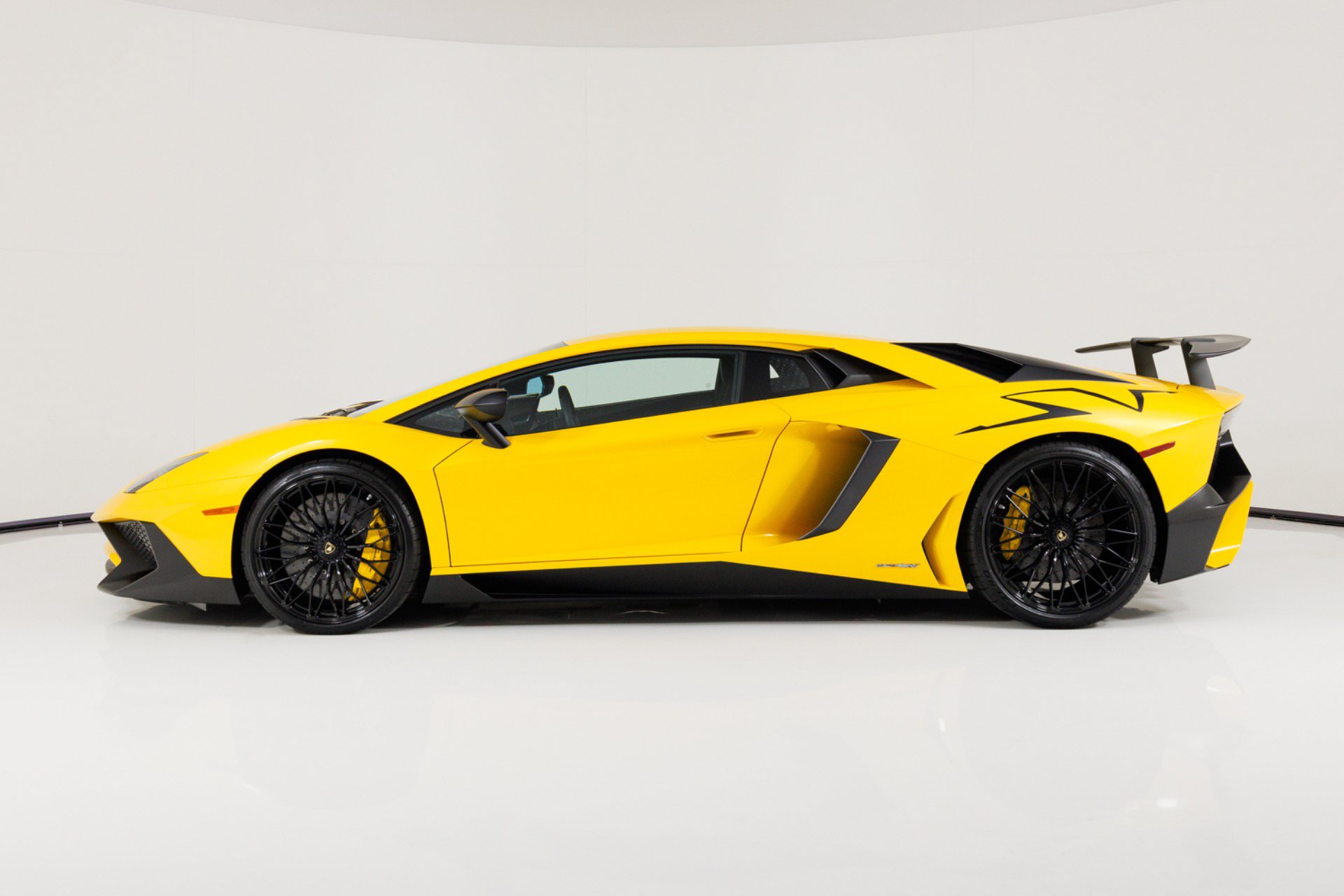 Used 2016 Lamborghini Aventador LP 750-4 Superveloce AWD/4WD image 7