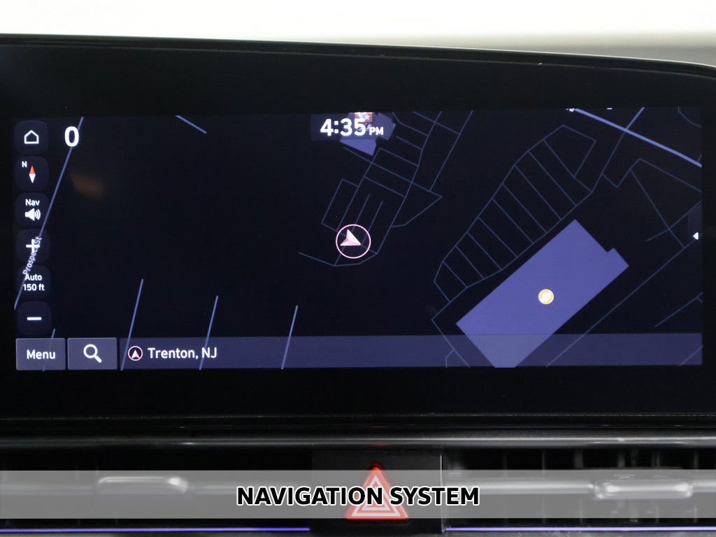 Used 2024 Hyundai Elantra SEL FWD image 3