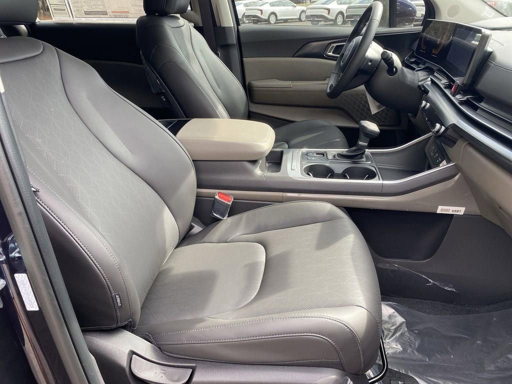 New 2026 Kia Carnival FWD image 26