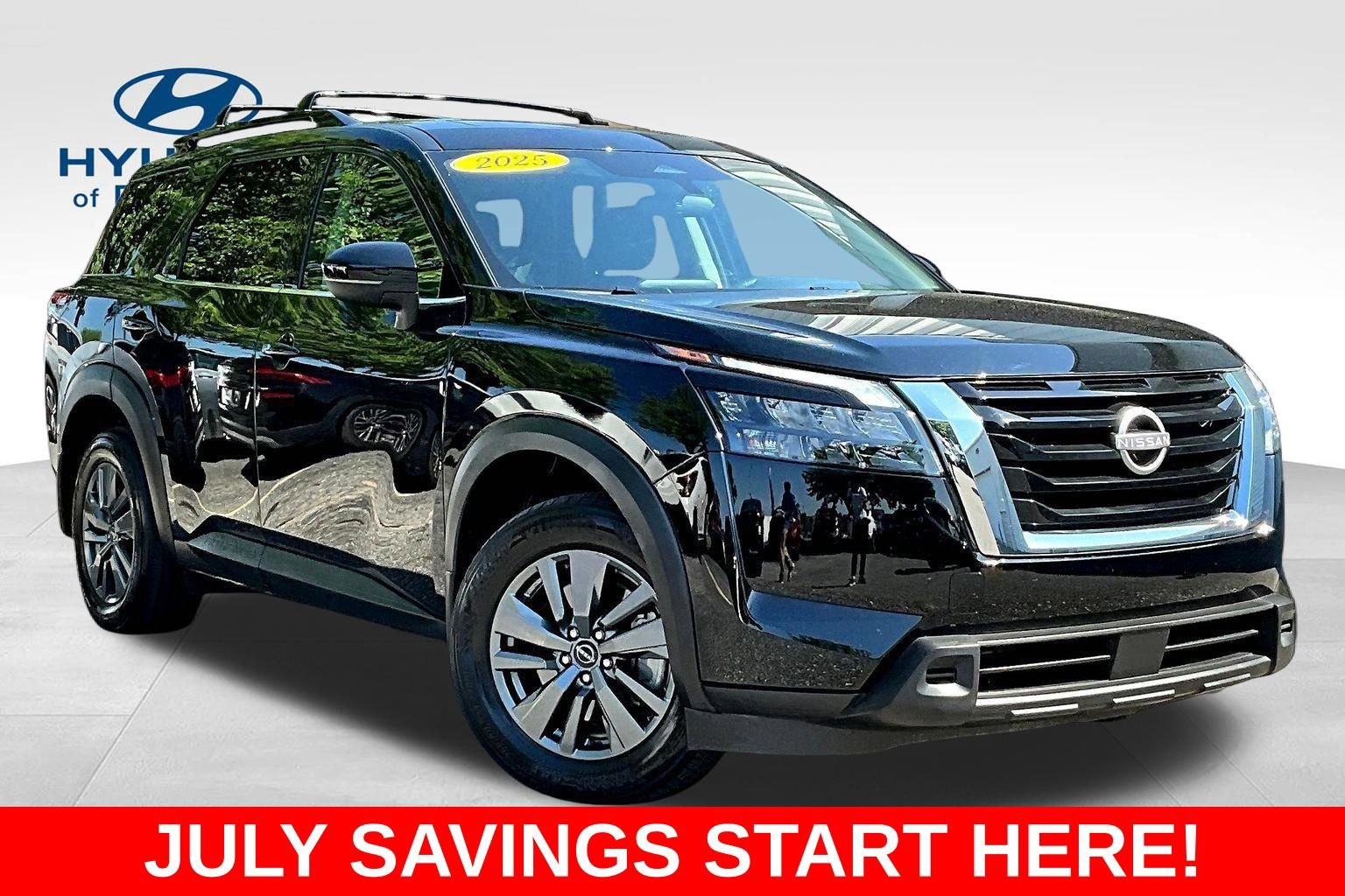 Used 2025 Nissan Pathfinder SV w/ SV Premium Package AWD/4WD image 3