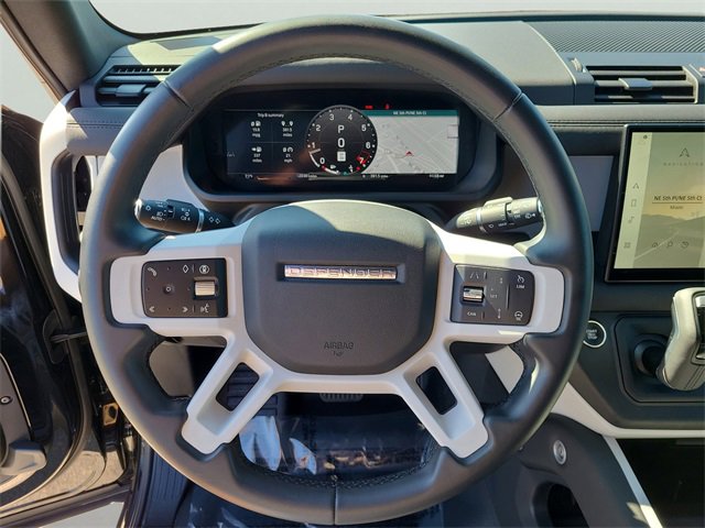 Used 2025 Land Rover Defender 110 S image 26