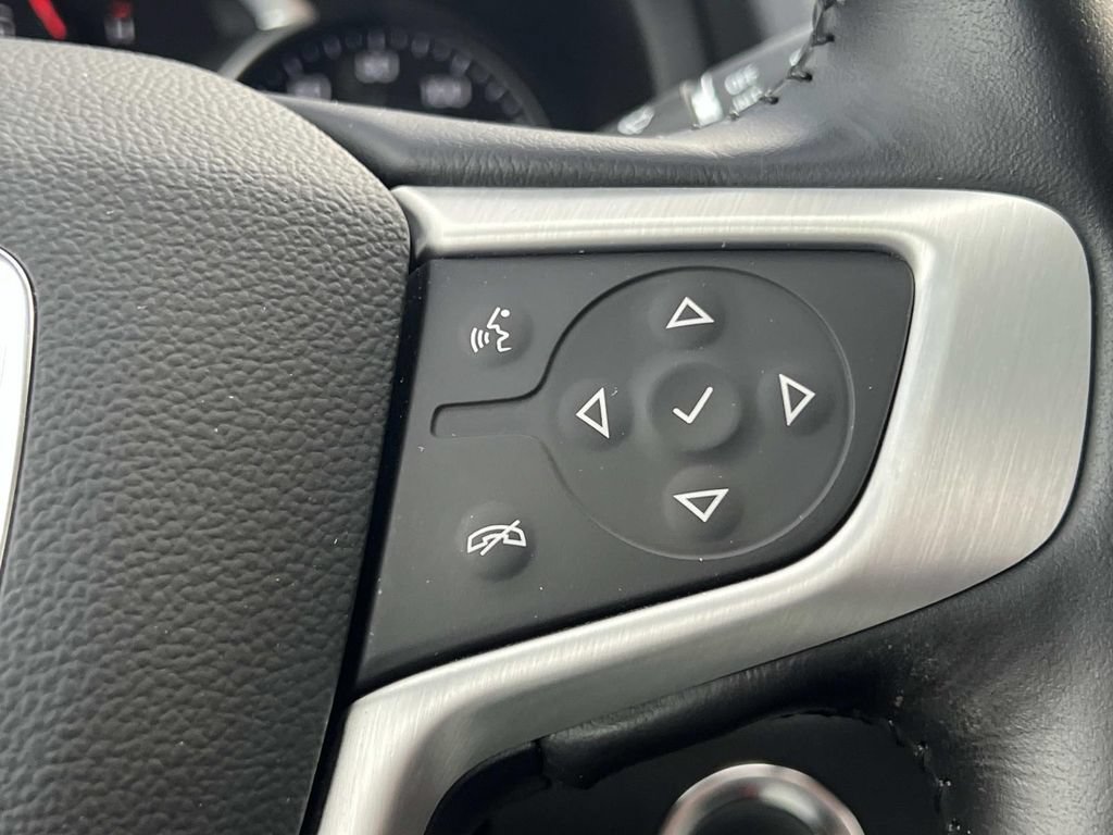 Used 2022 GMC Terrain SLT w/ Tech Package FWD image 19
