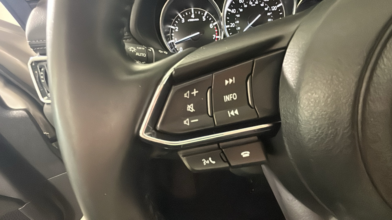Used 2025 MAZDA CX-5 AWD 2.5 S w/ Preferred Package image 19