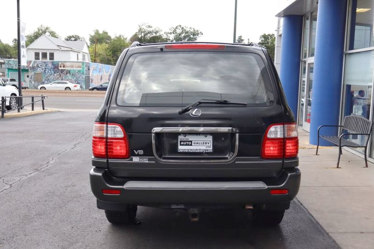 Used 2002 Lexus LX 470 4WD image 4