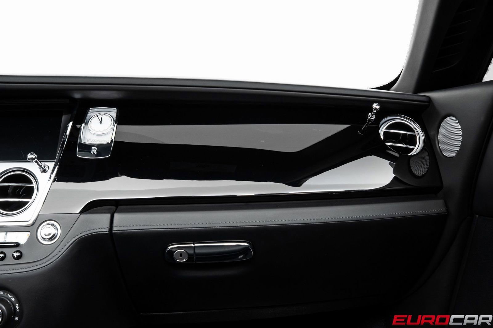 Used 2019 Rolls-Royce Dawn image 30