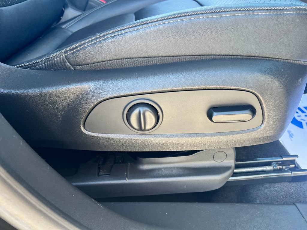 Used 2022 Buick Encore GX Essence w/ Sport Touring Package AWD/4WD image 38
