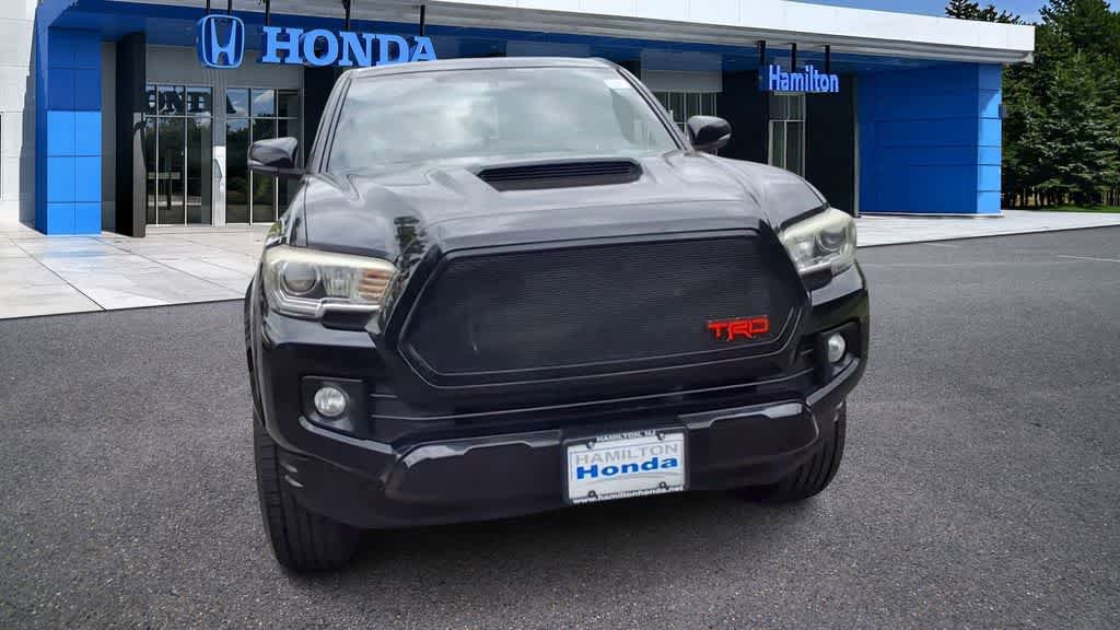 Used 2016 Toyota Tacoma TRD Sport w/ Towing Package AWD/4WD image 3
