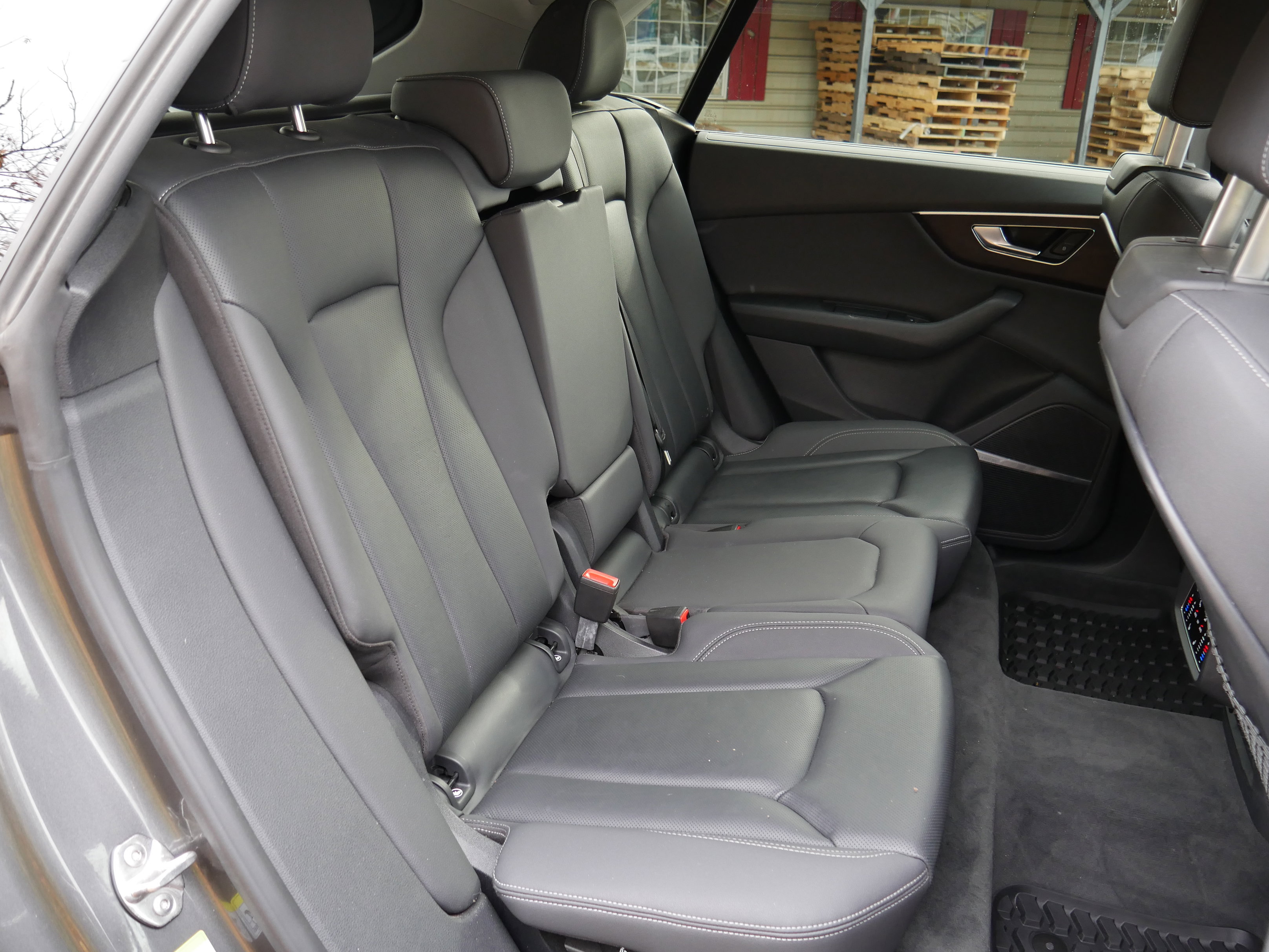 Used 2019 Audi Q8 Prestige image 32