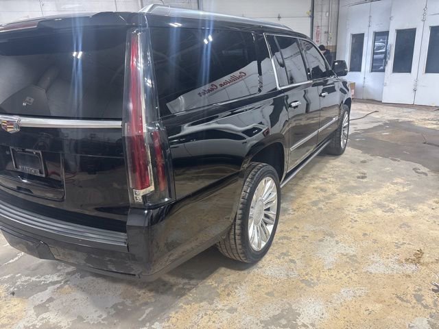 Used 2020 Cadillac Escalade ESV Platinum image 3