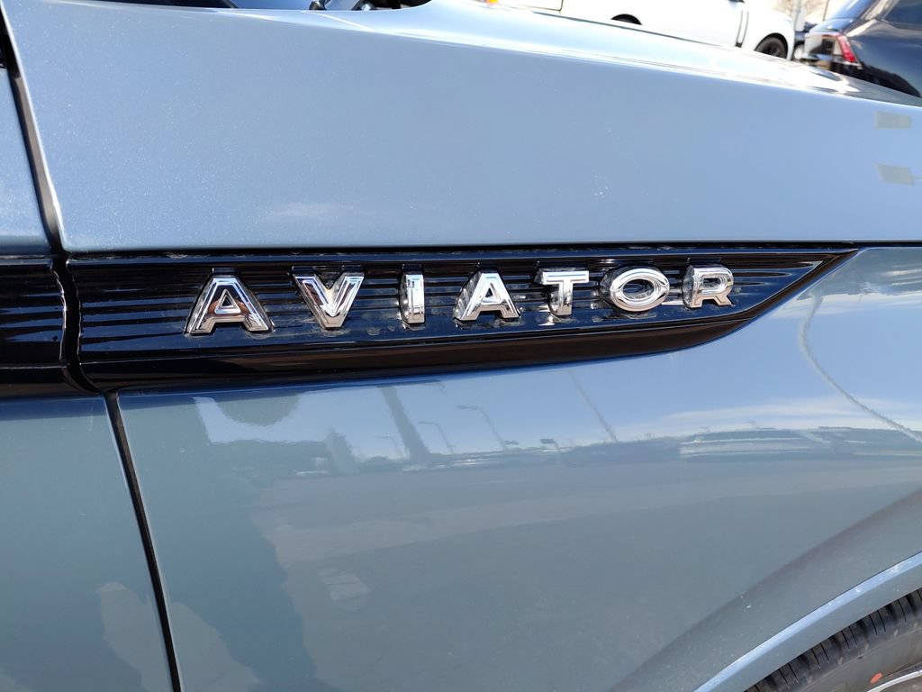 New 2026 Lincoln Aviator AWD w/ Jet Appearance Package image 9