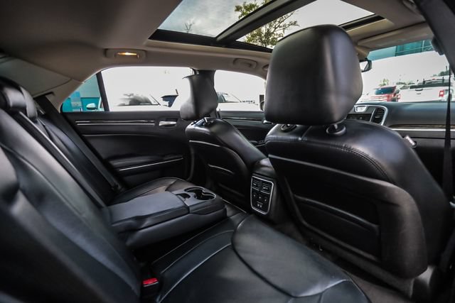 Used 2015 Chrysler 300 C RWD image 63