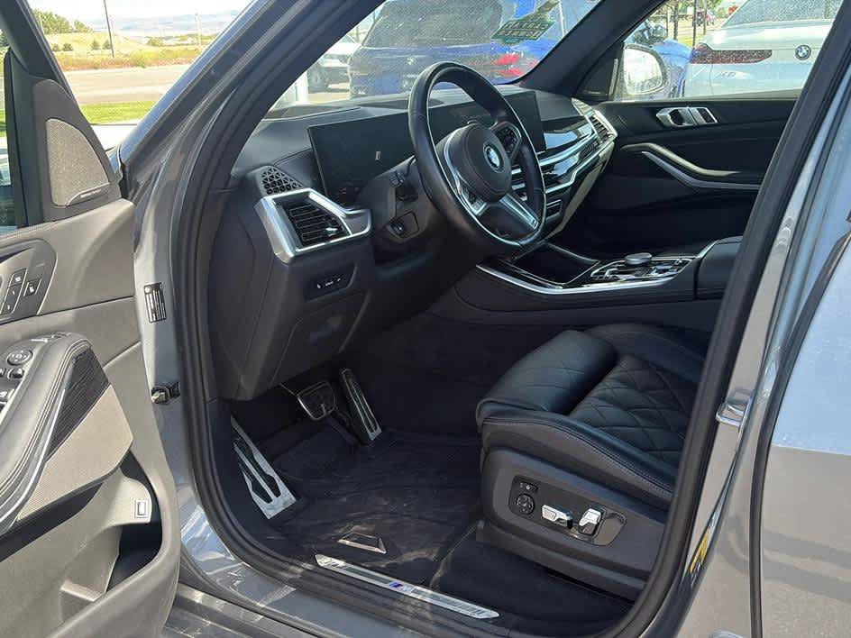 Used 2024 BMW X5 xDrive50e w/ M Sport Package AWD/4WD image 11