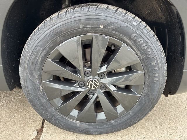 Used 2022 Volkswagen Taos S image 10