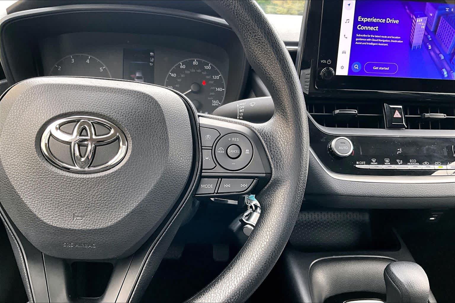 Used 2025 Toyota Corolla LE FWD image 25