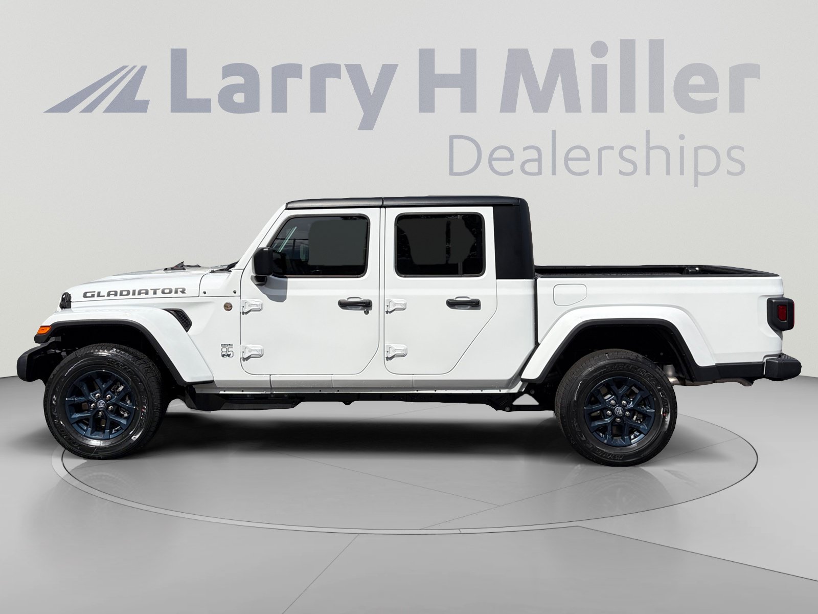 New 2026 Jeep Gladiator Sport AWD/4WD image 2