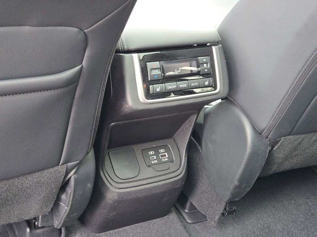 Used 2023 Subaru Ascent Limited w/ Technology Package AWD/4WD image 19