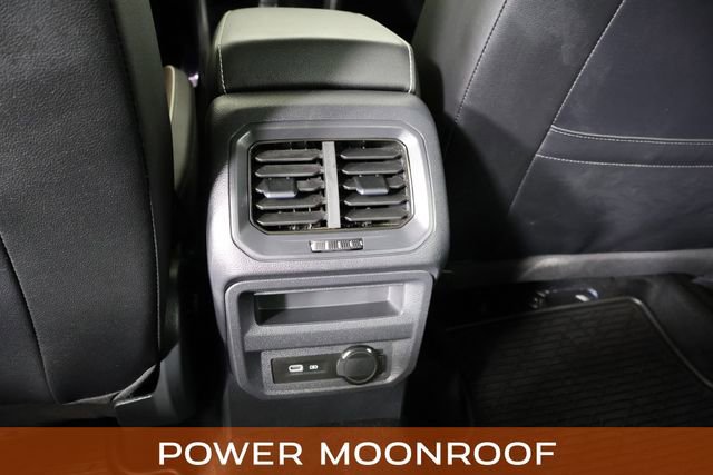 Used 2022 Volkswagen Tiguan SEL R-Line AWD/4WD image 18