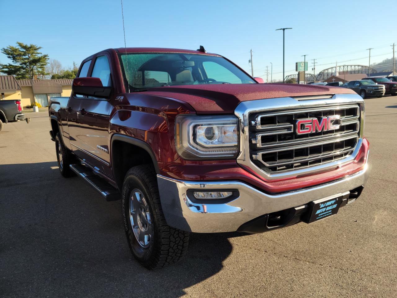 Used 2017 GMC Sierra 1500 SLE w/ SLE Value Package image 3