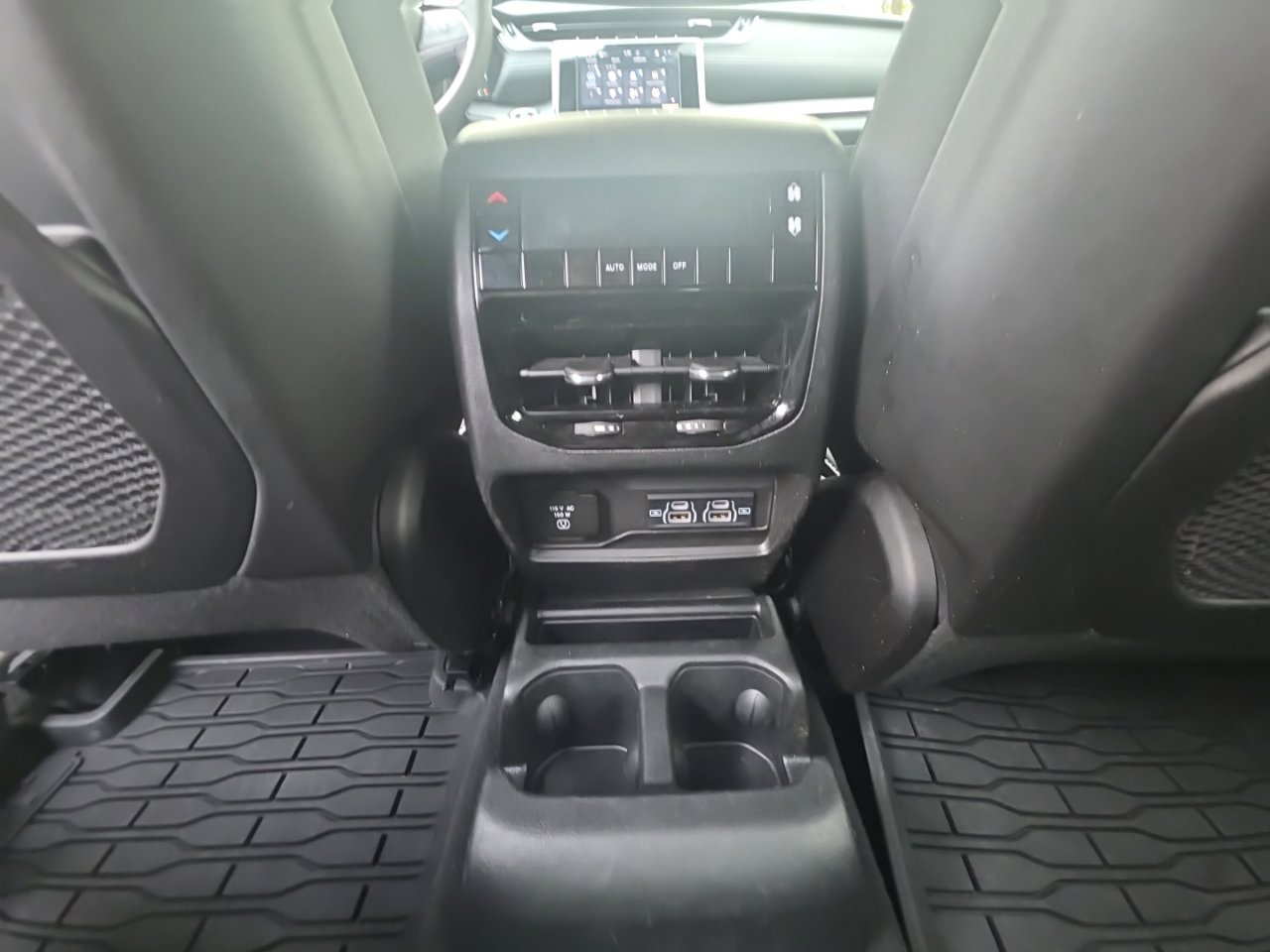 Used 2024 Jeep Grand Cherokee L Laredo RWD image 35