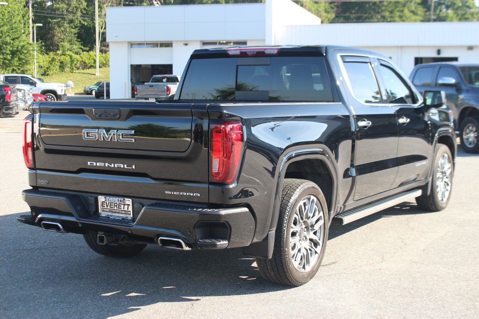 Used 2024 GMC Sierra 1500 Denali Ultimate AWD/4WD image 7