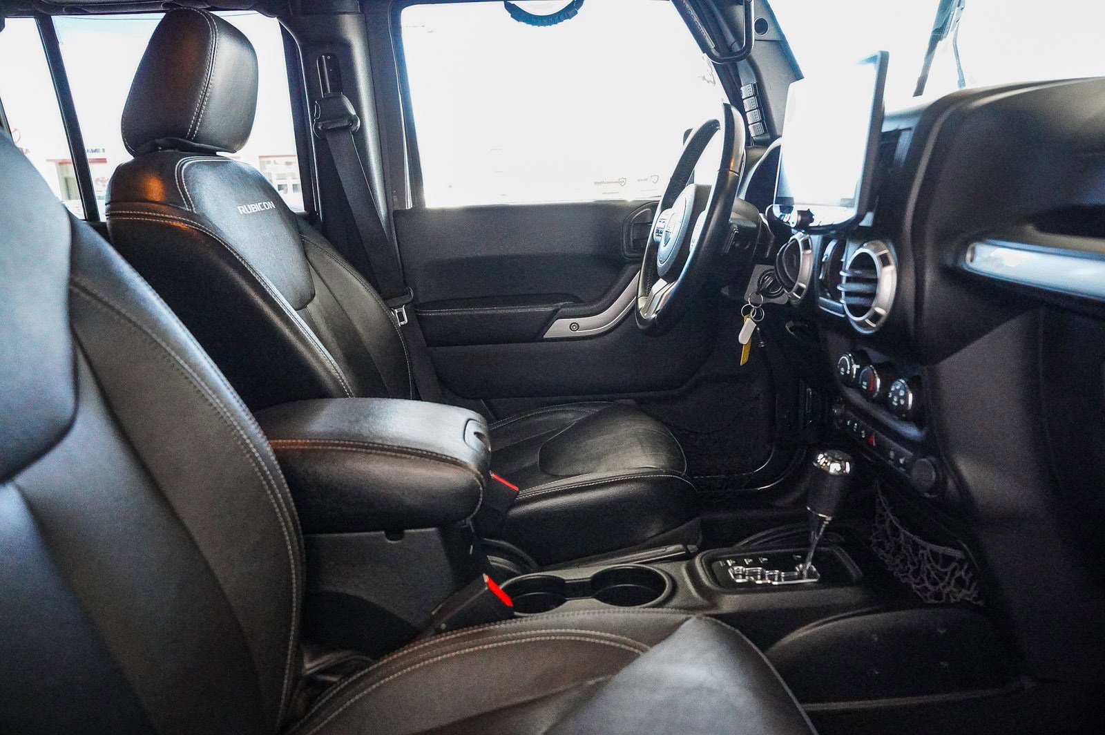 Used 2016 Jeep Wrangler Unlimited Rubicon image 17