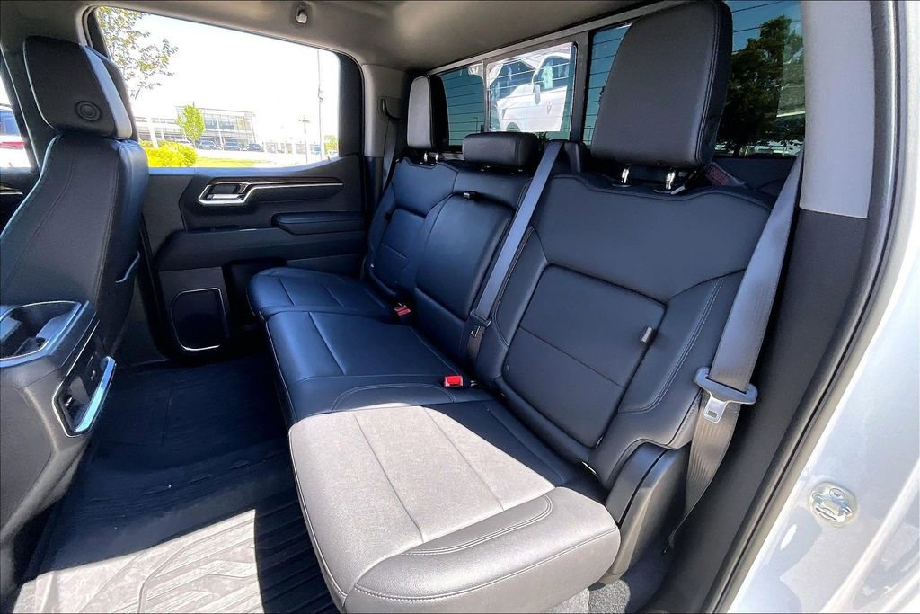 Used 2024 GMC Sierra 1500 Elevation w/ Elevation Premium Package AWD/4WD image 32