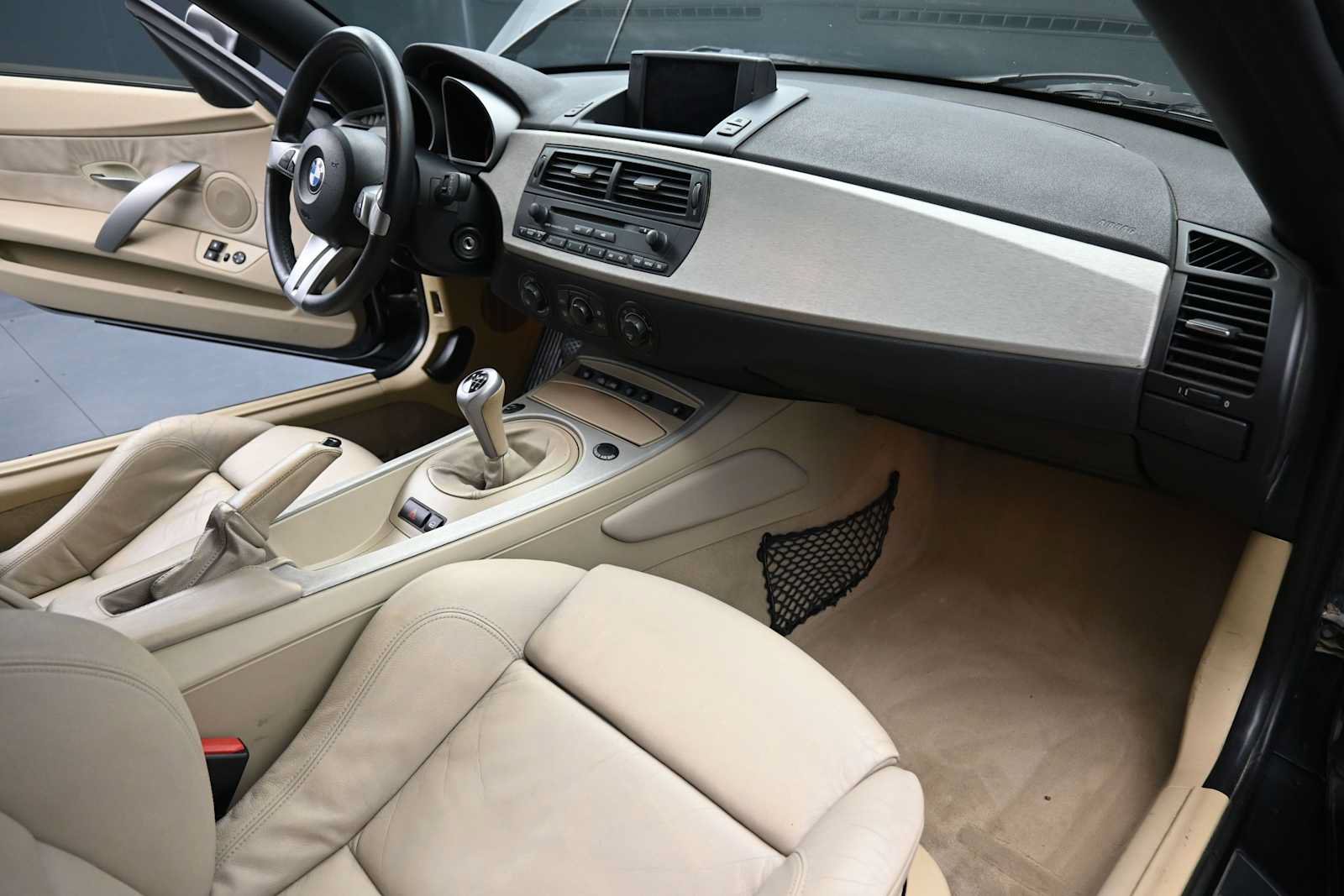Used 2005 BMW Z4 3.0i RWD image 12