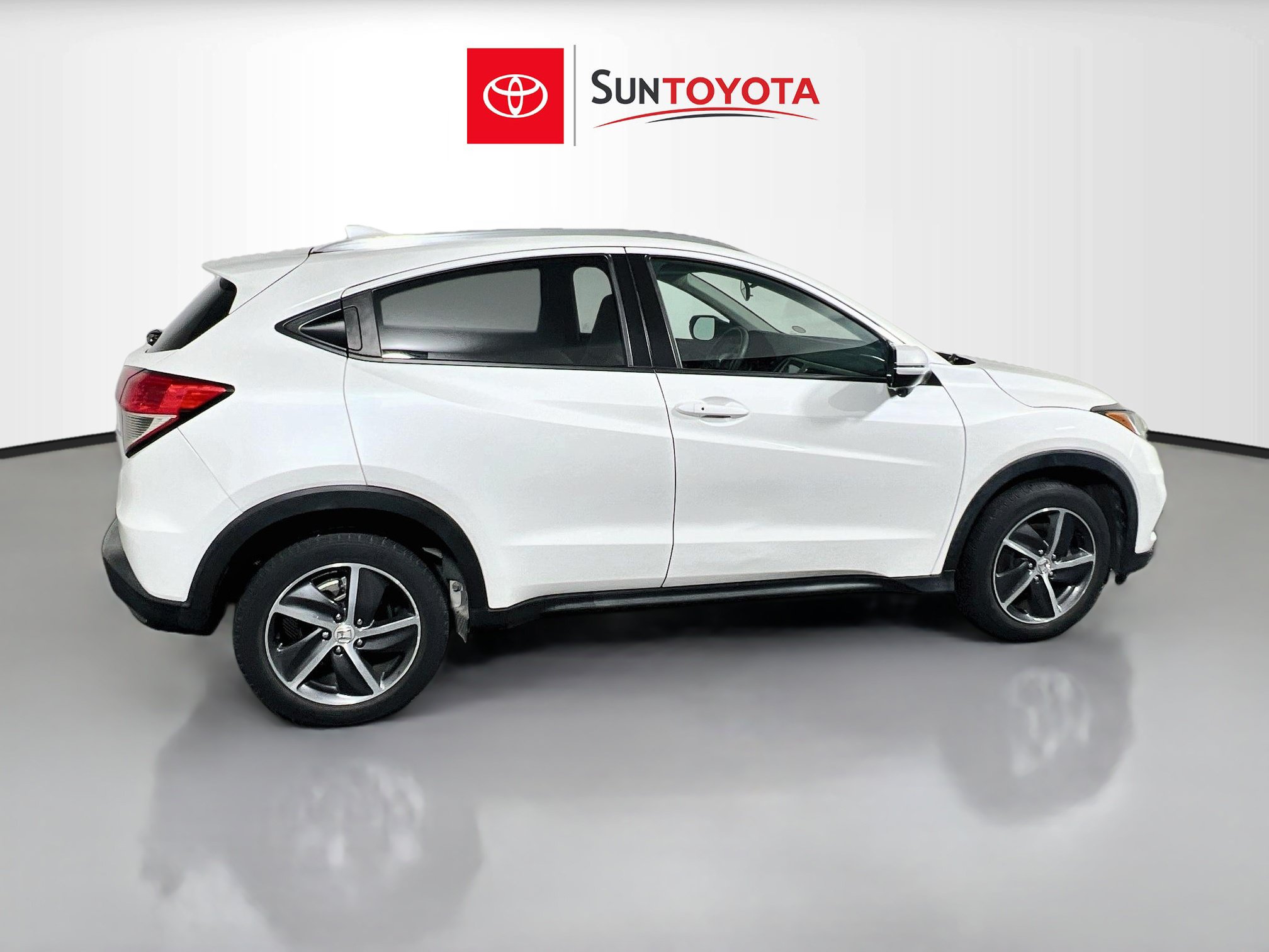 Used 2022 Honda HR-V EX image 2