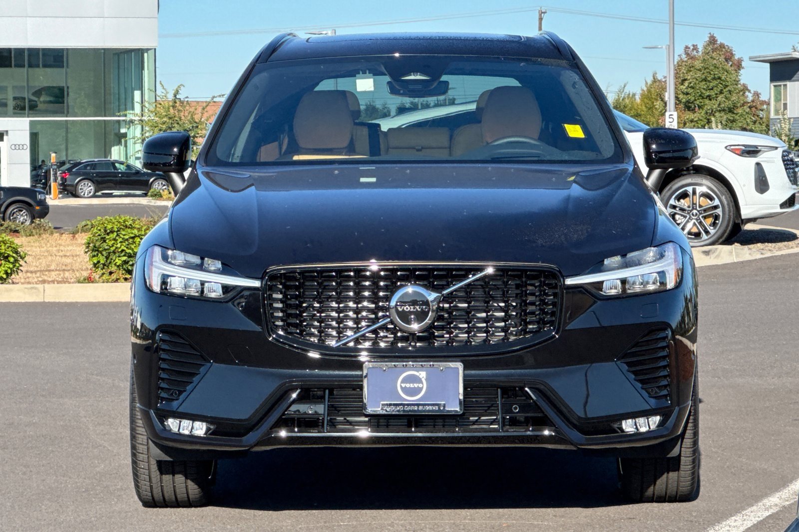 New 2025 Volvo XC60 B5 Ultra w/ Protection Package Premier image 8