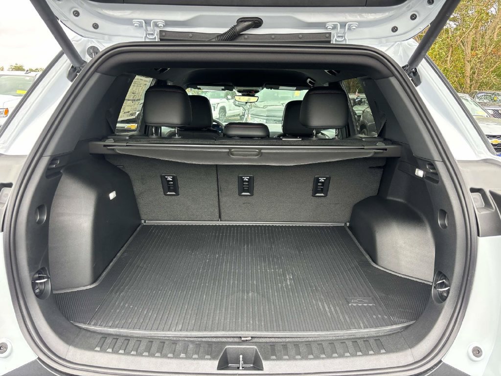 New 2027 Chevrolet Equinox RS w/ Safety and Technology Package AWD/4WD image 4