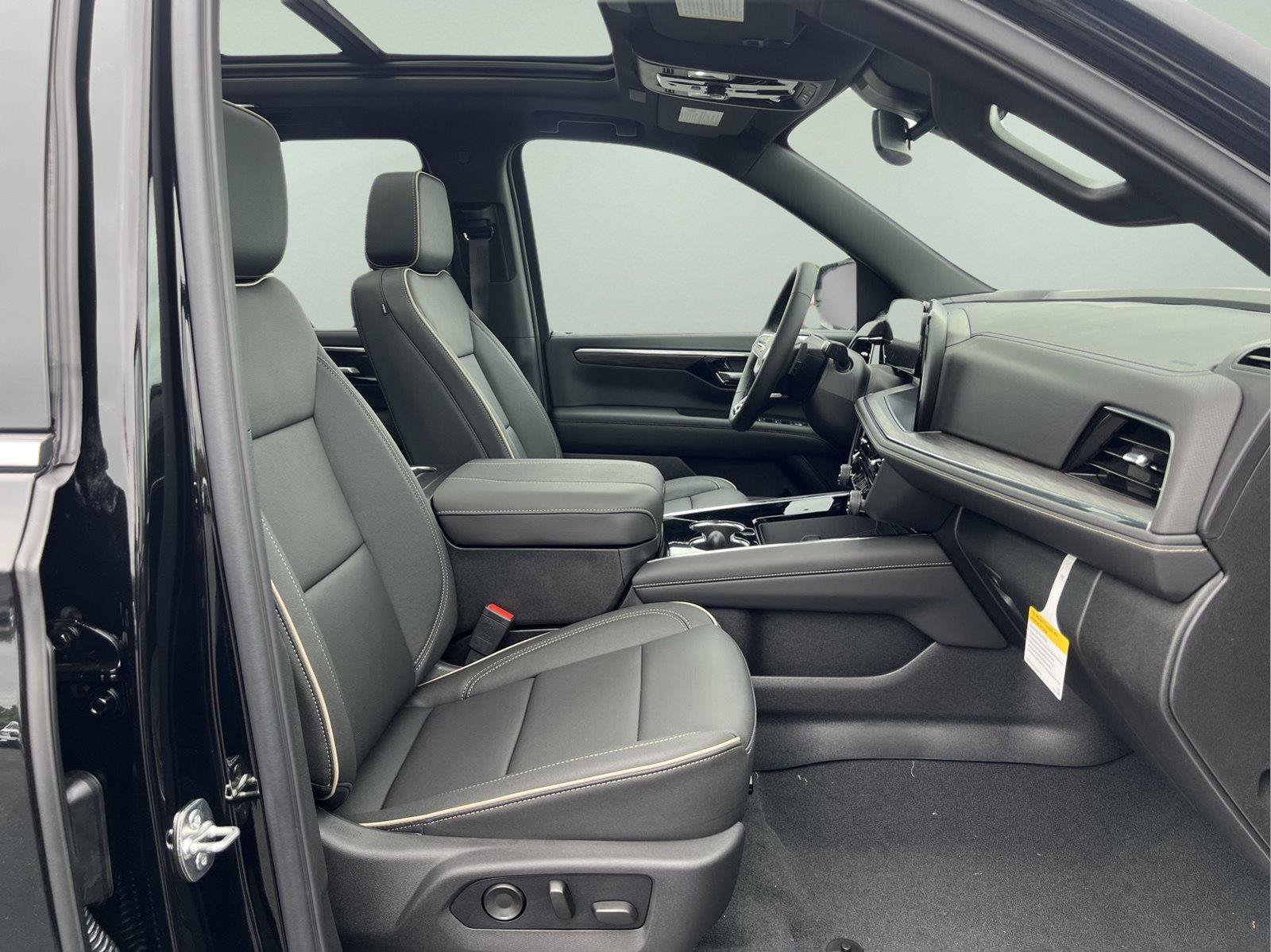 New 2026 Chevrolet Tahoe Premier w/ Sun And Tow Package AWD/4WD image 16