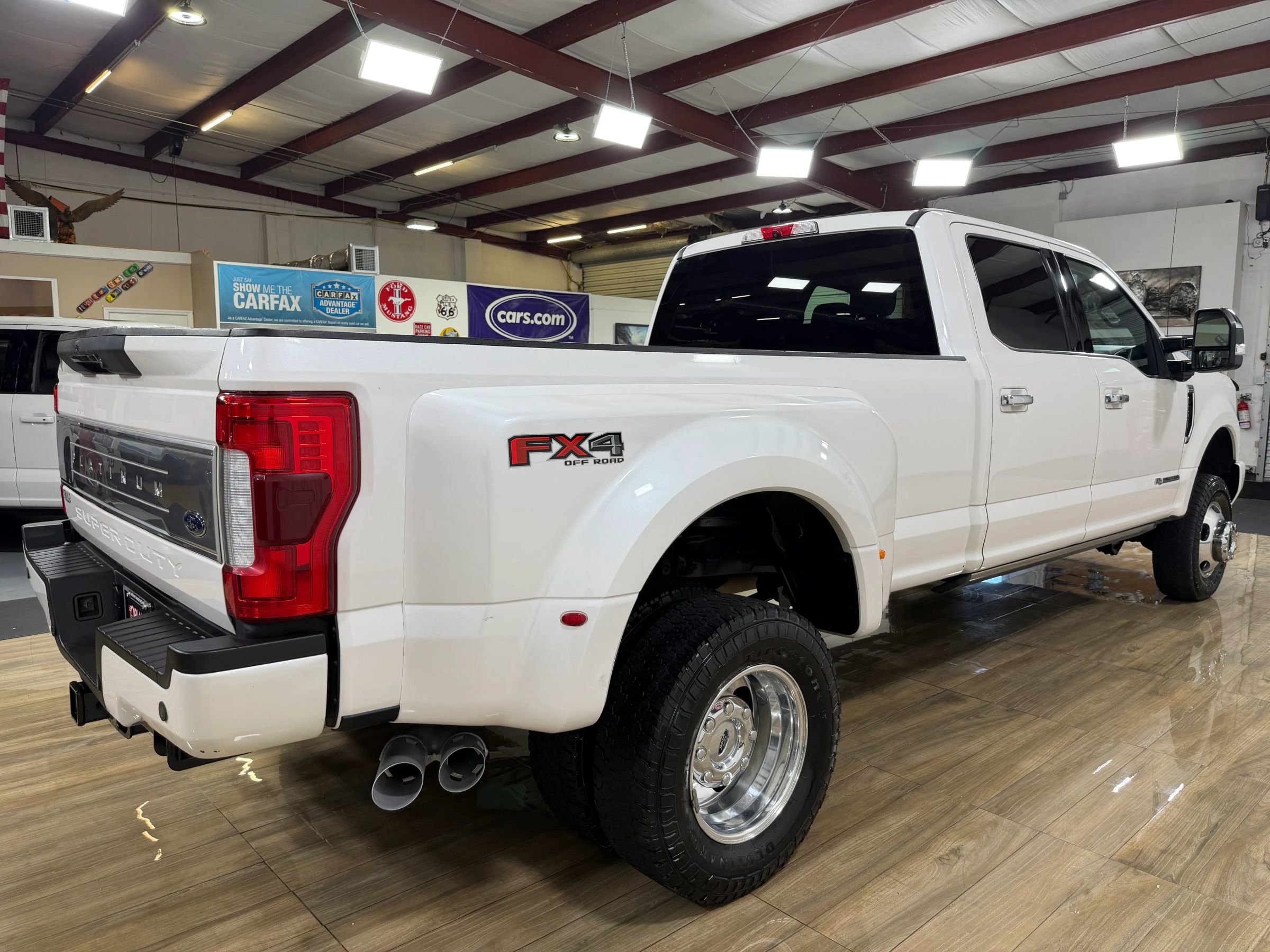 Used 2018 Ford F350 Platinum w/ Platinum Ultimate Package AWD/4WD image 5