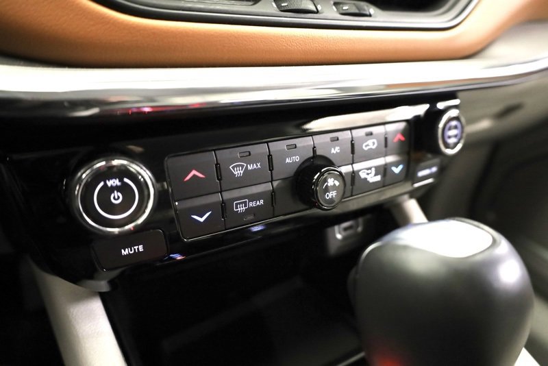 Used 2022 Jeep Compass Limited image 22