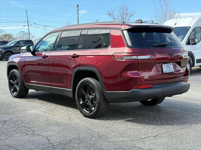 Certified 2025 Jeep Grand Cherokee L Limited w/ Black Appearance Package image 5