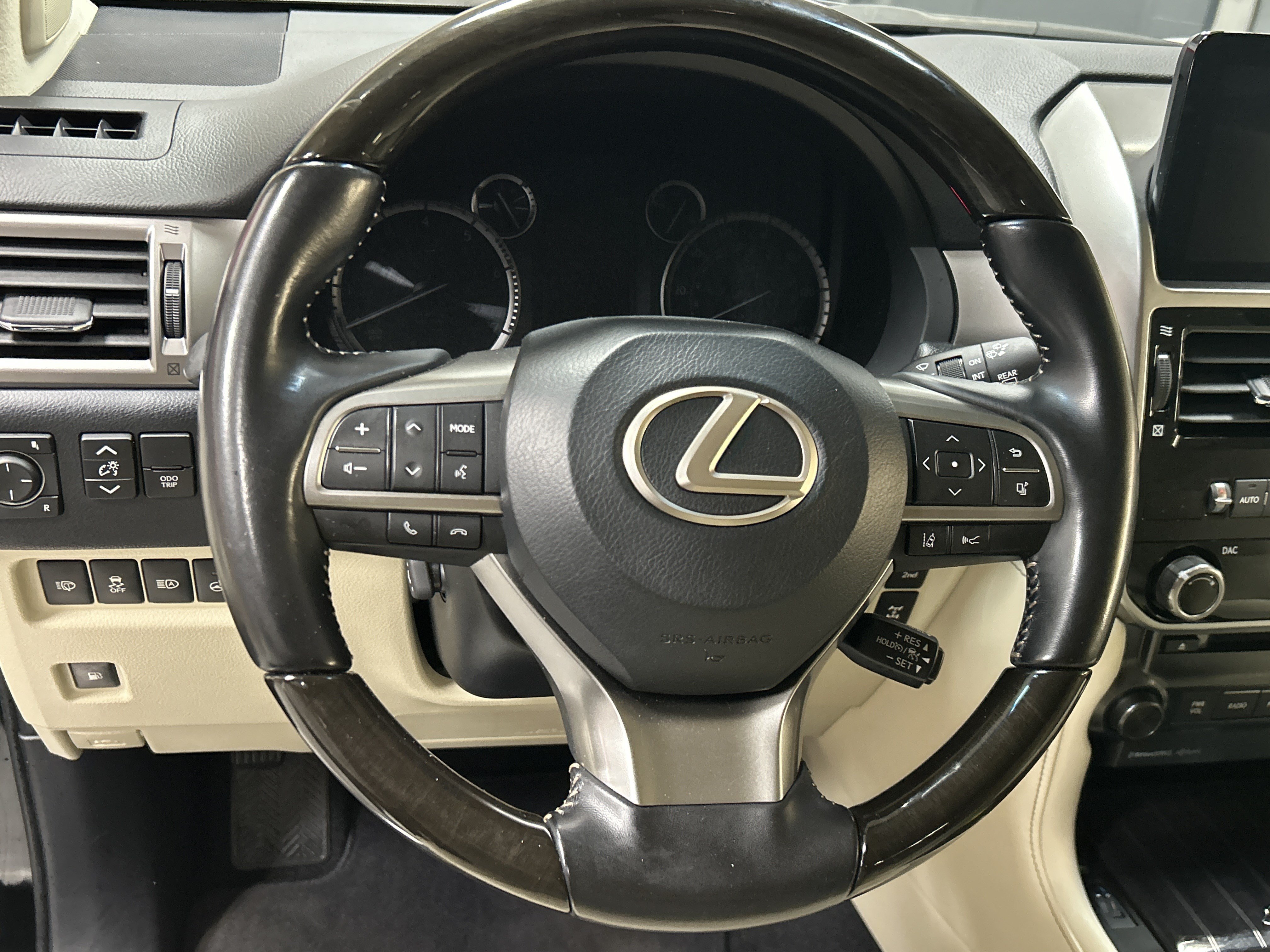 Used 2023 Lexus GX 460 Premium w/ Premium Package AWD/4WD image 18