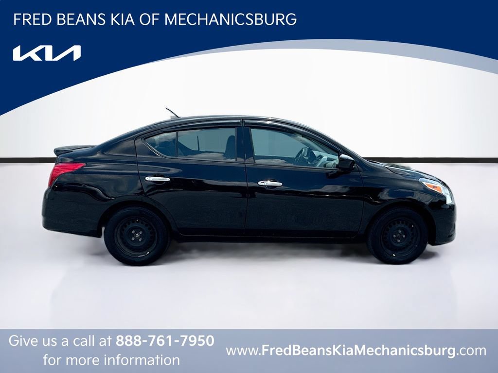 Used 2018 Nissan Versa SV FWD image 8